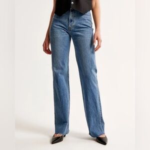 Abercrombie & Fitch - High Rise 90s Relaxed Jean